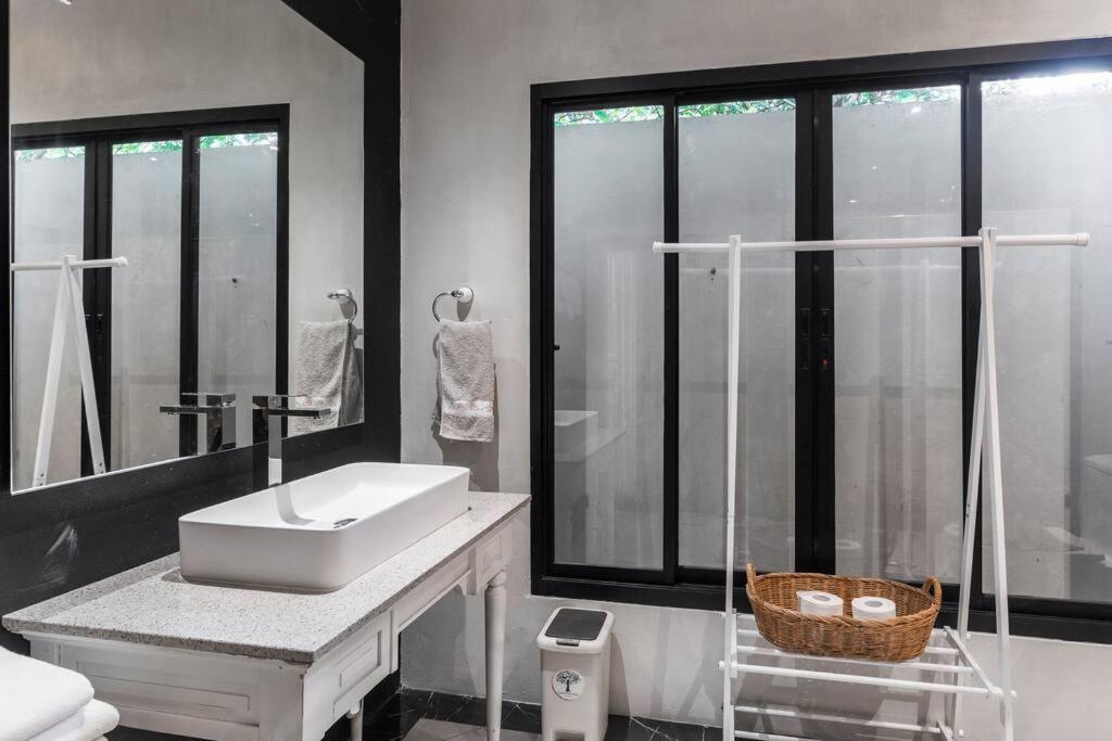 Sclass Villa & Swimming Pool , 10 Min From Airport Chiang Mai Ngoại thất bức ảnh